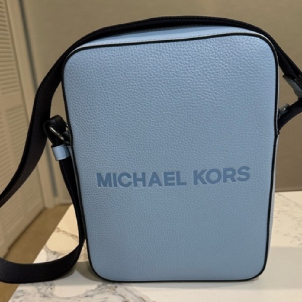 MICHAEL KORS COOPER NWT REPORTER BAG - Picture 4 of 7